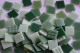 Glas Mosaiksteine Grünmix 2x2 cm 100 St. ca. 290g Glas Mosaiksteine Grünmix 2x2 cm 100 St. ca. 290g