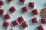 Mini Mosaiksteine Keramik weinrot 1x1cm 100g ca. 100 St. Mini Mosaiksteine Keramik weinrot 1x1cm 100g ca. 100 St.