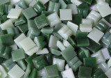 Mini Mosaiksteine Grünmix 1x1cm 200 gr., ca. 300 Stück Mini Mosaiksteine Grünmix 1x1cm 200 gr., ca. 300 Stück