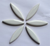 Mosaiksteine Blattform 6cm lang Keramik weiß 6 St.- ca.45g Mosaiksteine Blattform 6cm lang Keramik weiß 6 St.- ca.45g