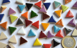 Mosaiksteine dreieckig Seitenlänge ca. 14 mm bunt 50g ca.50 St. Mosaiksteine dreieckig Seitenlänge ca. 14 mm bunt 50g ca.50 St.