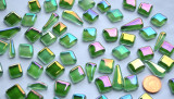 Glas Mosaiksteine unregelm. irisierend Grünmix 100g, ca. 50 St. Glas Mosaiksteine unregelm. irisierend Grünmix 100g, ca. 50 St.