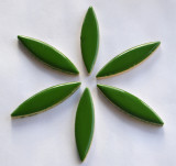 Mosaiksteine Blattform 6cm lang Keramik maigrün 6 St.- ca.45g