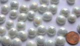 Glasnuggets 10-12mm weiß opak irisierend, NICHT transp. 70g ca. 50St.