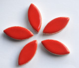 Mosaiksteine Blattform ca. 2,5cm lang Keramik rot 5 St.- ca. 9g