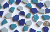 Bruchmosaik ca. 1-4cm frostsicher Keramik Stärke ca. 6mm Blaumix 200g ca. 35 St.