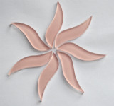 Glas Mosaiksteine wellenförmig ca. 4,5 cm lang, rosa 7 St.- ca. 25g. Glas Mosaiksteine wellenförmig ca. 4,5 cm lang, rosa 7 St.- ca. 25g.