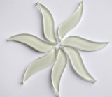 Glas Mosaiksteine wellenförmig ca. 4,5 cm lang, weiß 7 St.- ca. 25g.