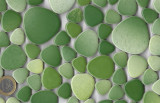Pebbles Mosaiksteine Mix-grün 4 Größen glänzend 300g - ca. 60St. Pebbles Mosaiksteine Mix-grün 4 Größen glänzend 300g - ca. 60St.