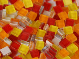Mosaiksteine (Soft-Glas) Sonnenmix 1x1 cm 220 St.- ca. 180g. Mosaiksteine (Soft-Glas) Sonnenmix 1x1 cm 220 St.- ca. 180g.