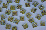 Mosaiksteine Sogtglas metallisch, gelb, 2x2cm 22 St.- ca. 90g. Mosaiksteine Sogtglas metallisch, gelb, 2x2cm 22 St.- ca. 90g.