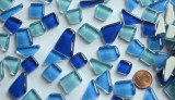 Glas- Mosaiksteine unregelmäßig Blaumix 200g ca.130-150St. Glas- Mosaiksteine unregelmäßig Blaumix 200g ca.130-150St.