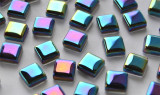 Mini Mosaik schimmernd in Spektralfarben 1x1 cm 50 St.- ca. 40g. Mini Mosaik schimmernd in Spektralfarben 1x1 cm 50 St.- ca. 40g.