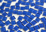Soft-Glas Mosaiksteine dunkelblau 2x2 cm 200g, ca. 50 St.