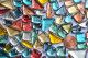 Glas Mosaiksteine unregelm. auffällige Struktur bunt 300g ca210St