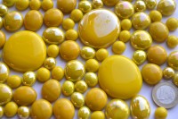 Glasnuggets gelb Mix opak in 3 Größen 10-44 mm, 230g, ca. 75 St.